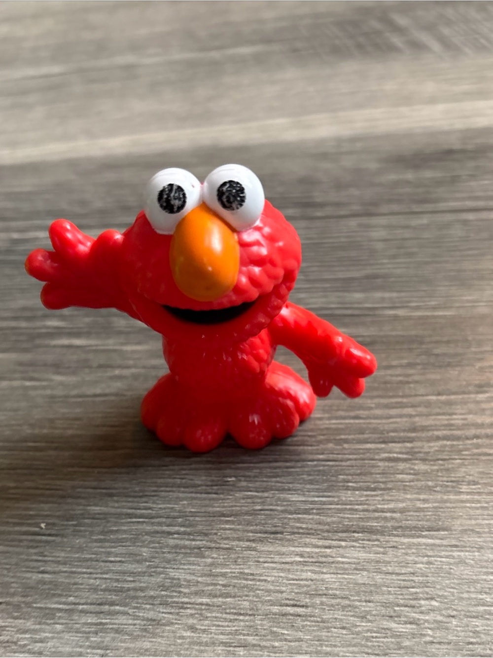 Elmo plastic figure- Red